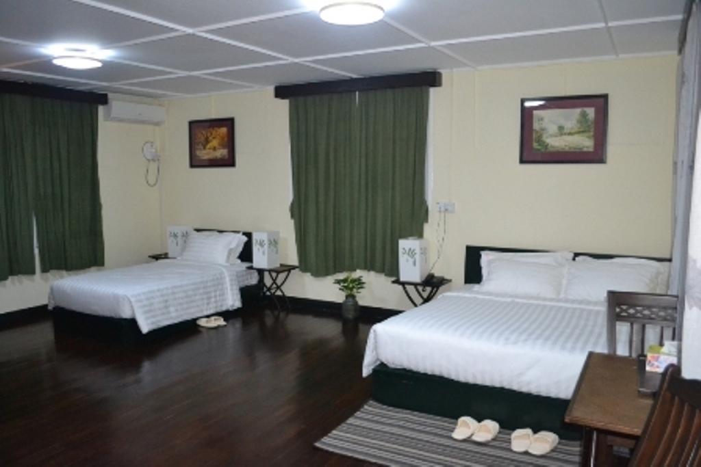 Garden Home Bed And Breakfast Yangon Esterno foto